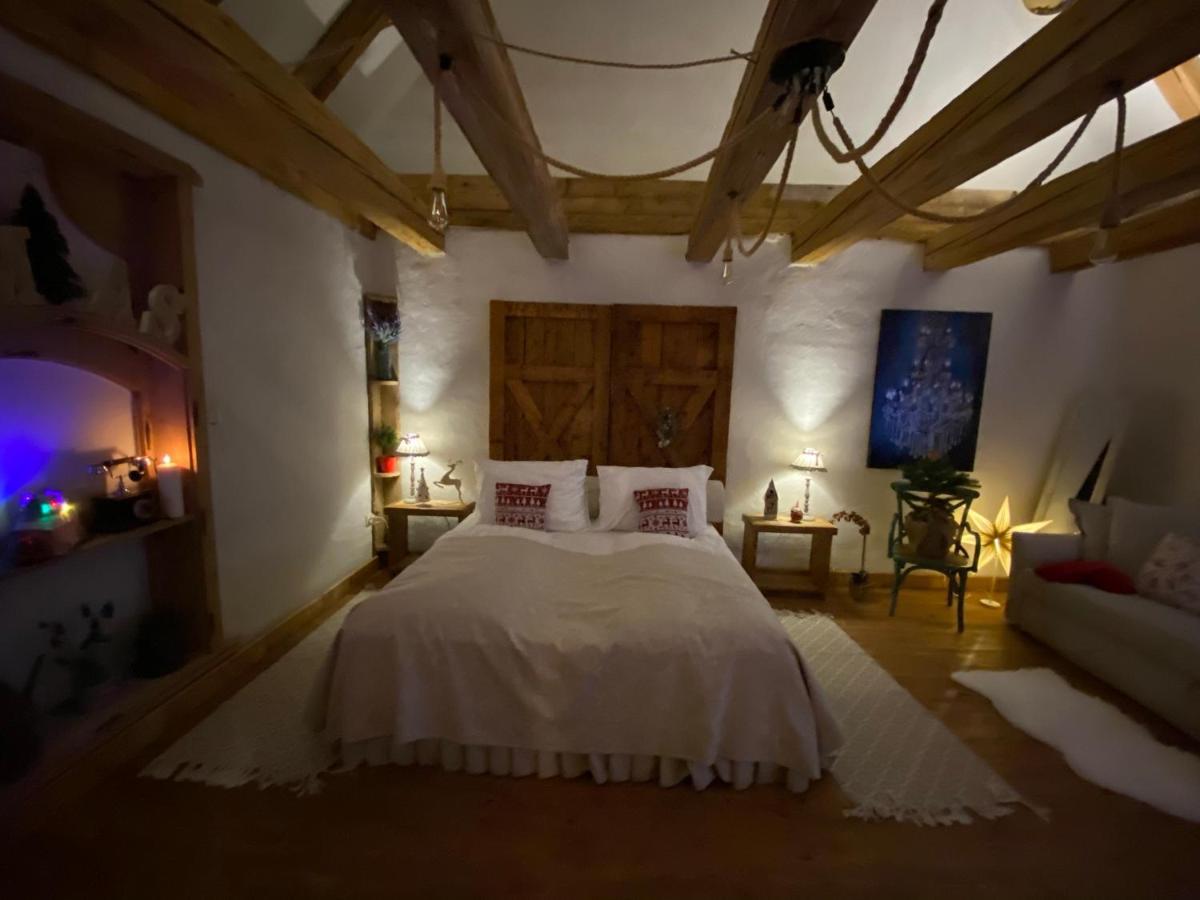 Pajta Apartman Es Vendeghaz Tata Buitenkant foto