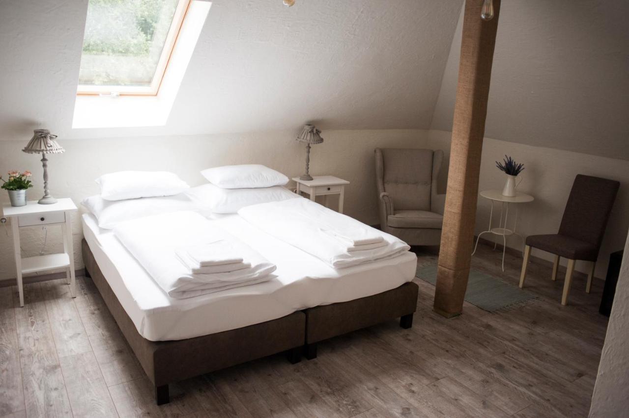 Pajta Apartman Es Vendeghaz Tata Buitenkant foto