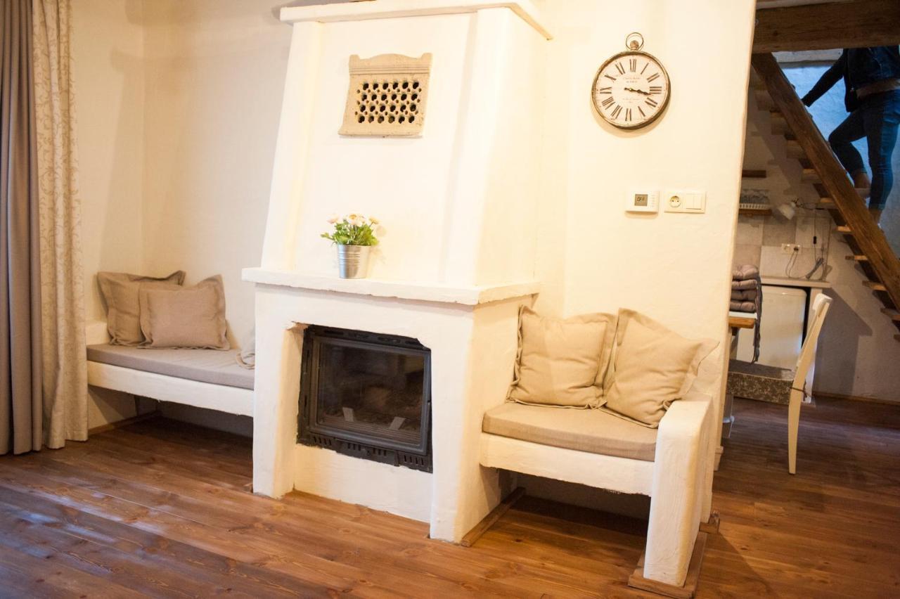 Pajta Apartman Es Vendeghaz Tata Buitenkant foto
