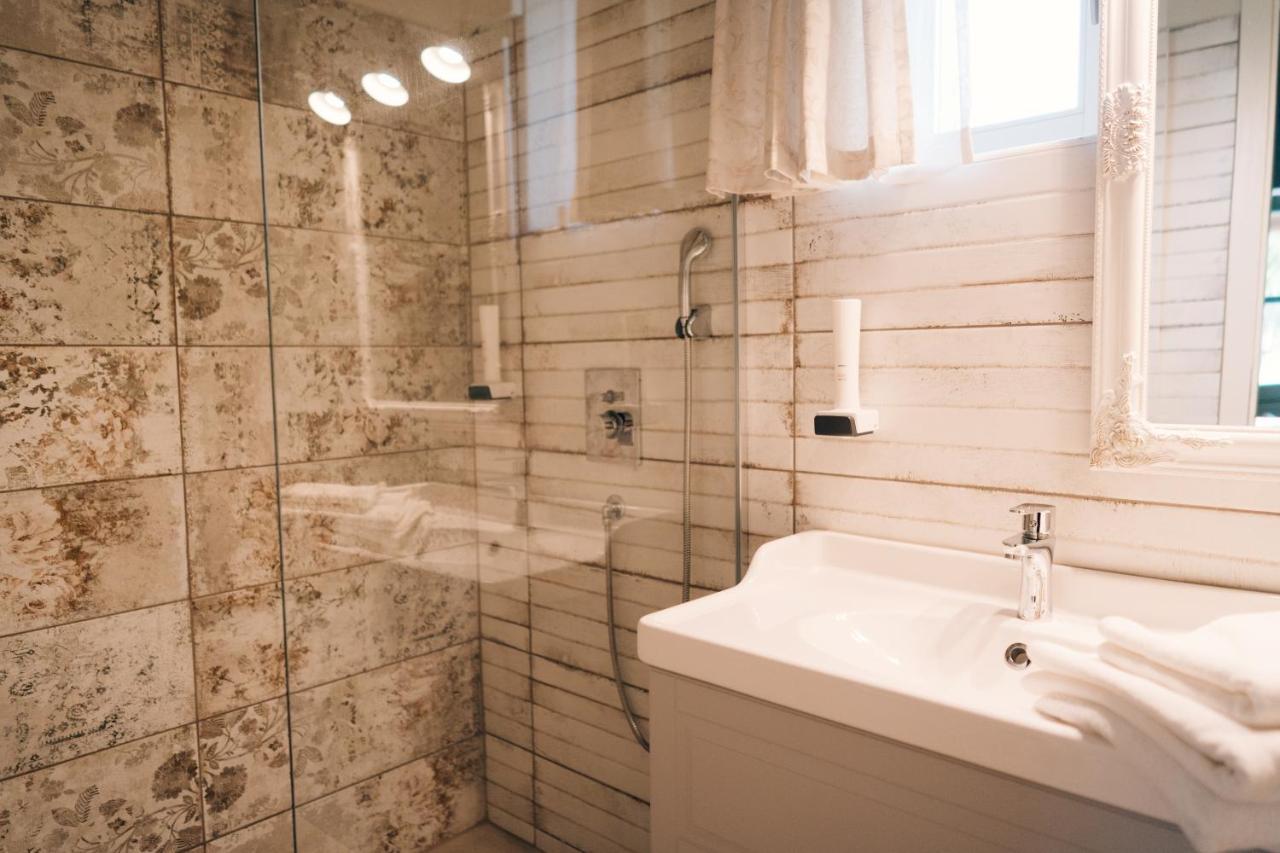Pajta Apartman Es Vendeghaz Tata Buitenkant foto